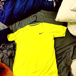 Nike large short sleeve DRIFIT mosture wick fabric